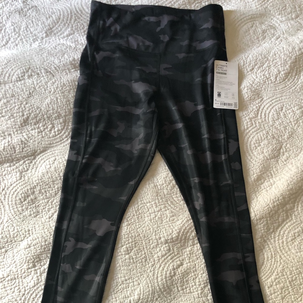 Athleta Ultimate 7/8 Stash pocket leggings